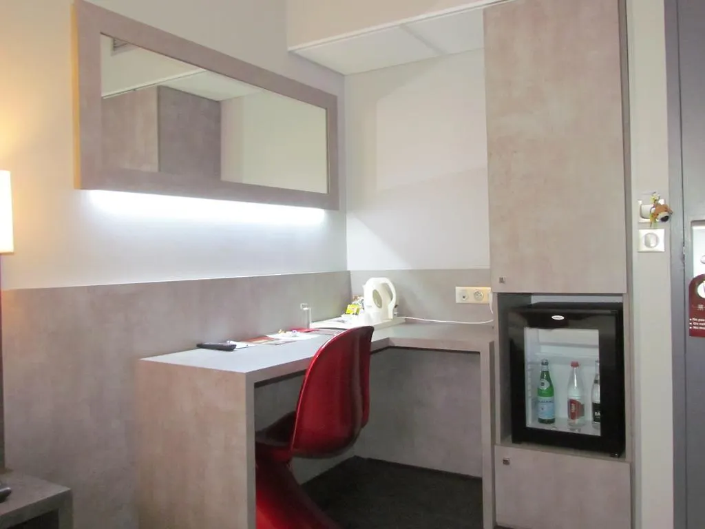 Hotel L'Hotan Portet-sur-Garonne